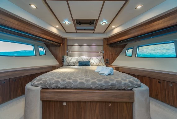 80尺(24米)英国圣汐80Yacht游艇主人舱