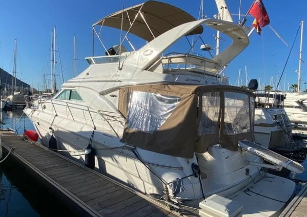 希瑞(SeaRay)435二手飞桥游艇