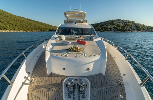 80尺(24米)英国圣汐80Yacht游艇价格2650万