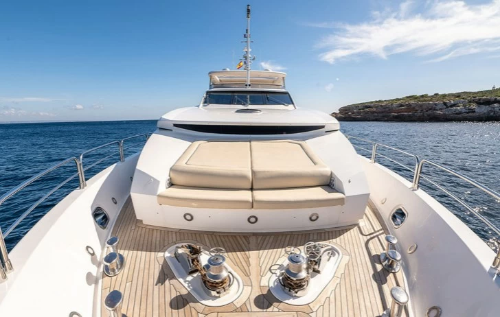 30米(89英尺)英国圣汐(Sunseeker)30Metre私人飞桥游艇价格5680万元起