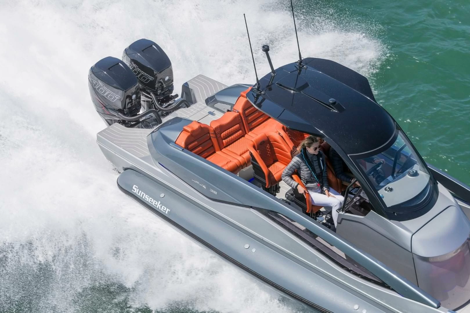 11米英国游艇圣汐（Sunseeker）Hawk38运动快艇