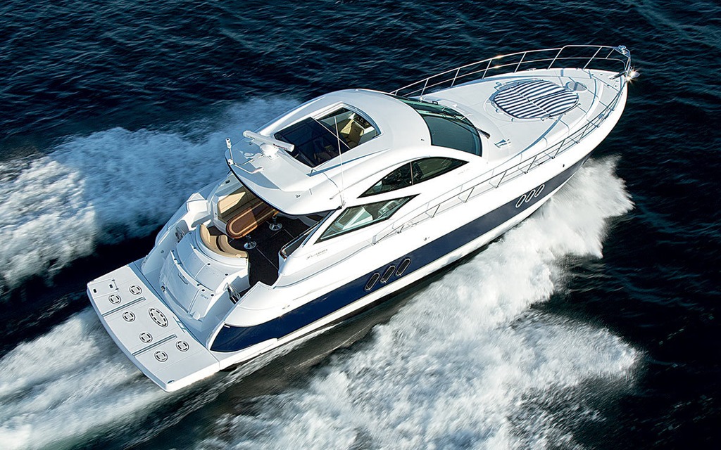 进口运动游艇：16米巡洋舰Cruisers540SC豪华运动游艇