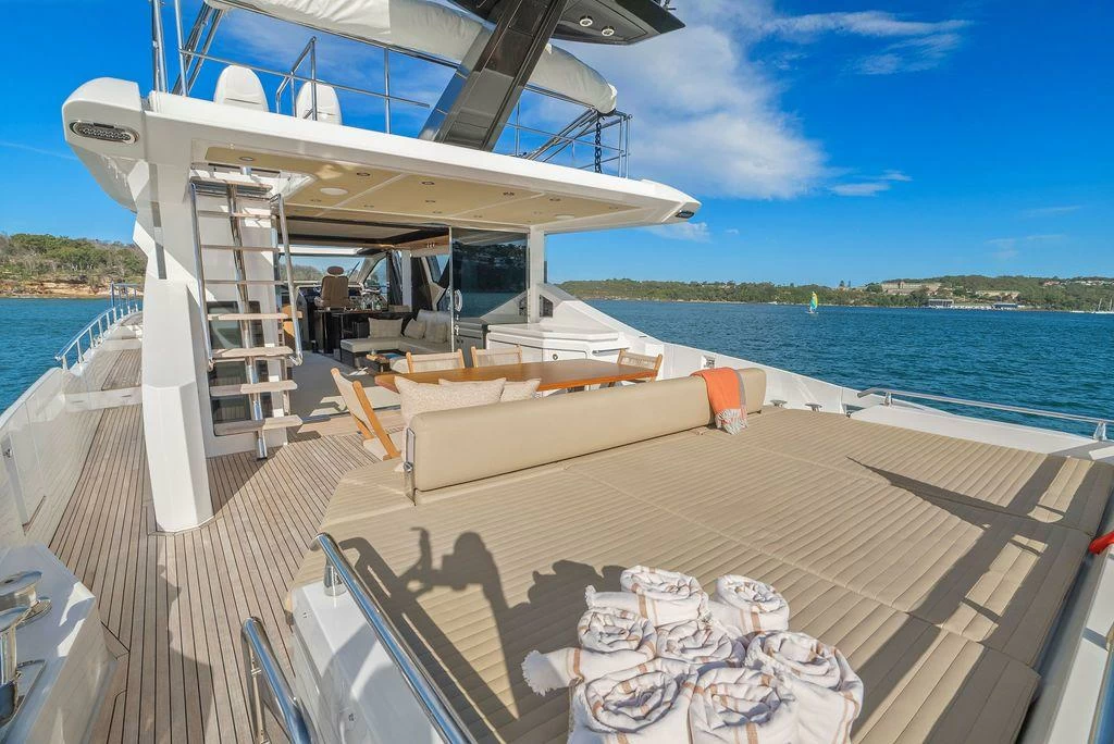 23米阿兹慕（Azimut）77运动游艇价格