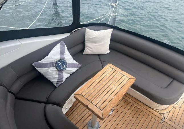 10米英国游艇西莱(Sealine)S34二手私人游艇价格8万英镑