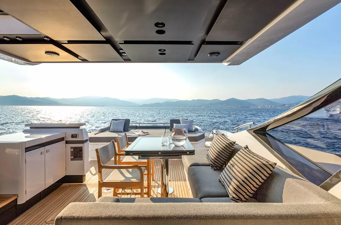21米阿兹慕（Azimut）S7豪华运动游艇