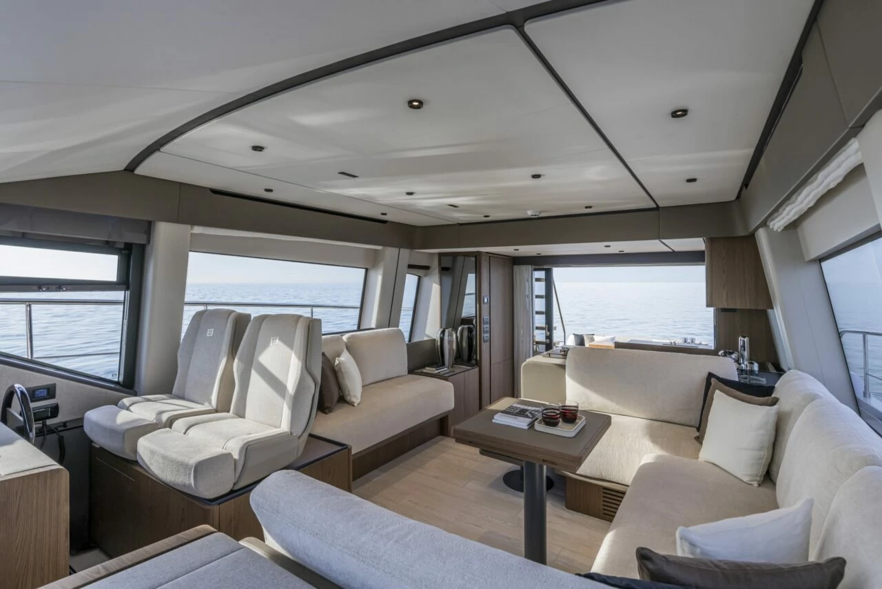 18米法拉帝（Ferretti）580私人飞桥游艇主舱