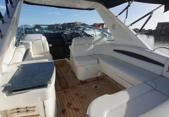 11米价格西莱(Sealine)S38二手运动游艇13万英镑
