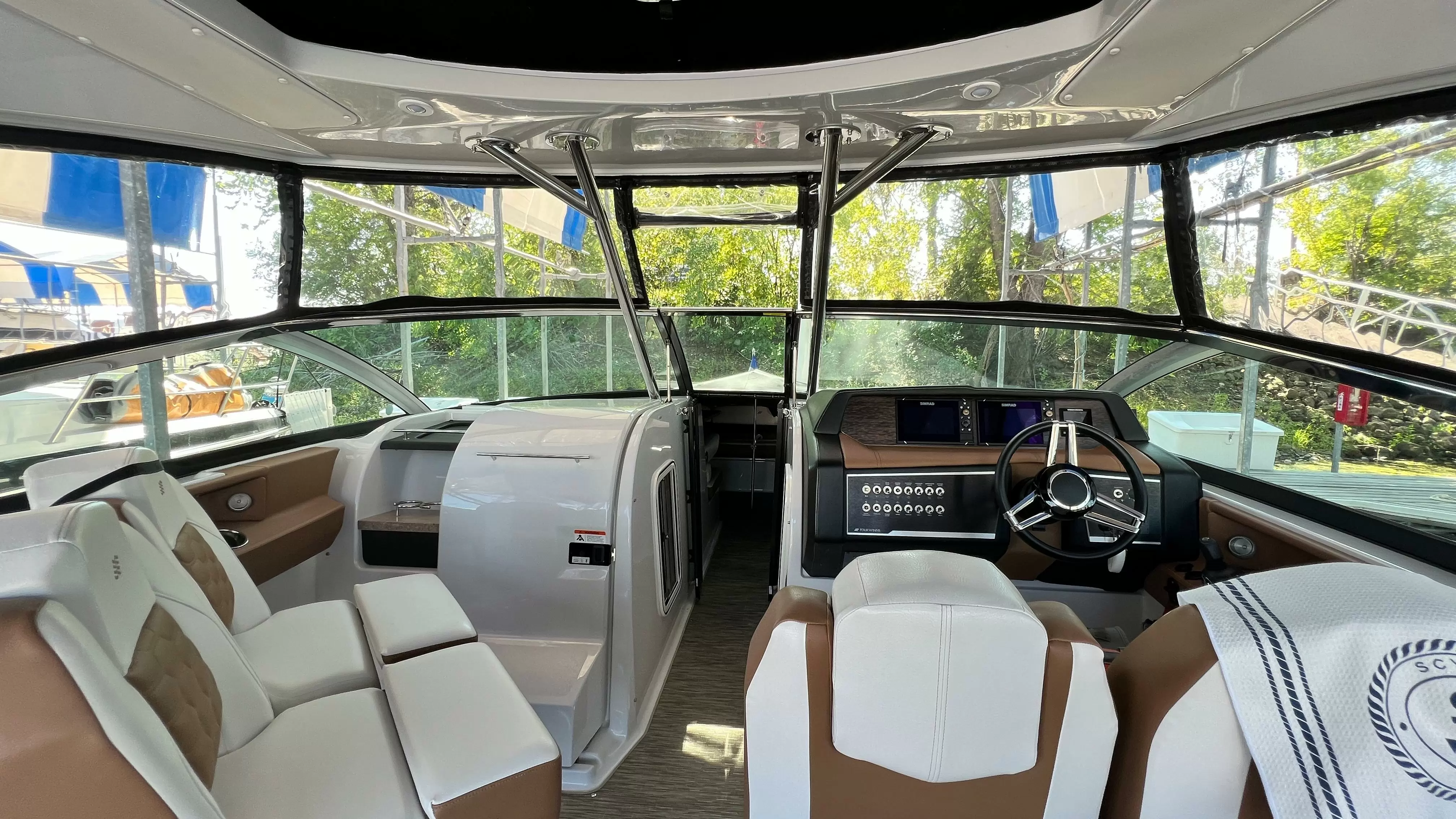 10米弗温斯（FourWinns）H350运动游艇价格300万元