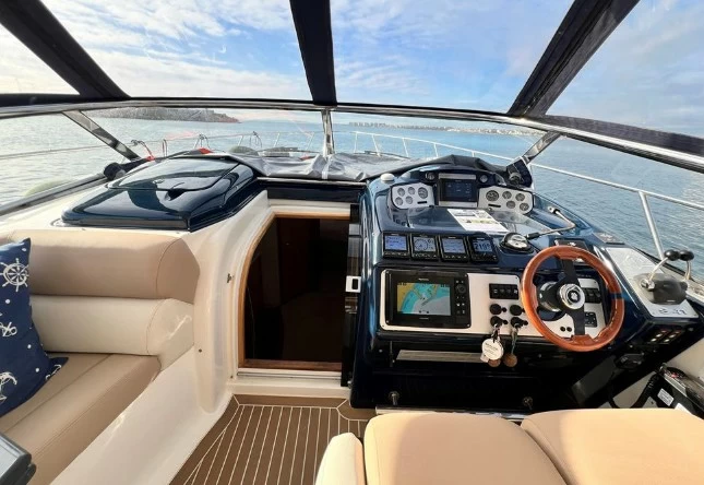 12米西莱（Sealine）S41二手运动游艇价格15万欧元