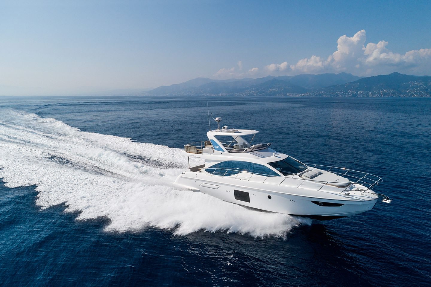 豪华游艇：意大利阿兹慕Azimut 55 FLY飞桥游艇