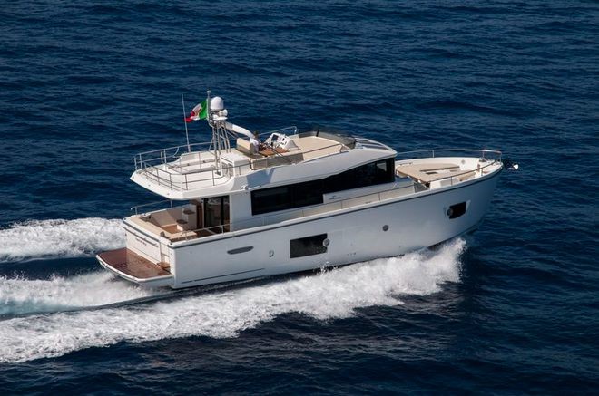 家庭游艇推荐：卡兰奇 Eco Trawler 53 LD环保家用巡航艇