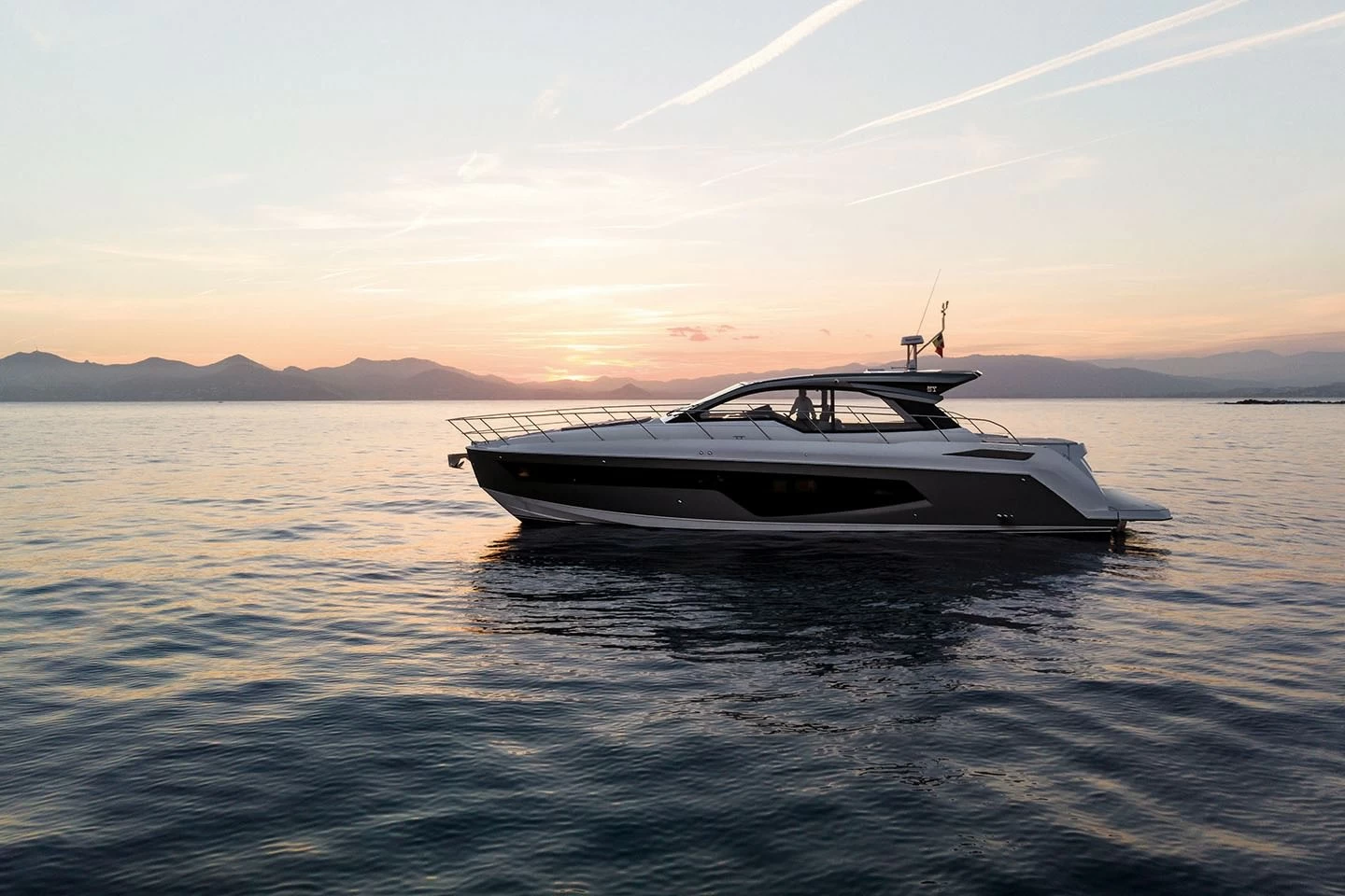 16米阿兹慕（Azimut）Atlantis51中型游艇价格550万元