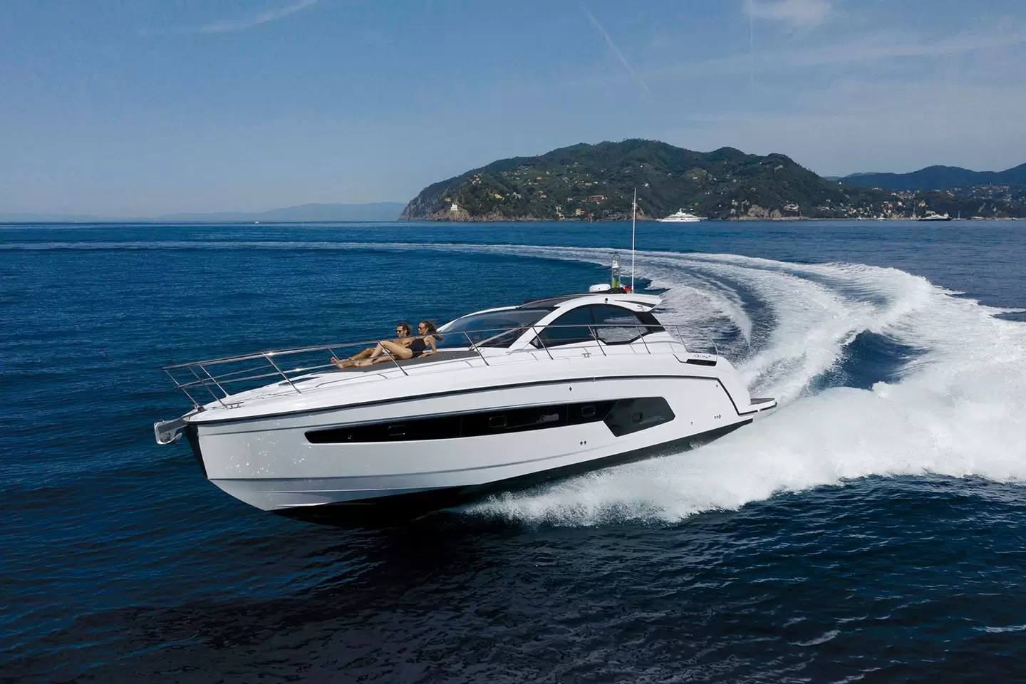 14米阿兹慕(Azimut)Atlantis45运动游艇450万元