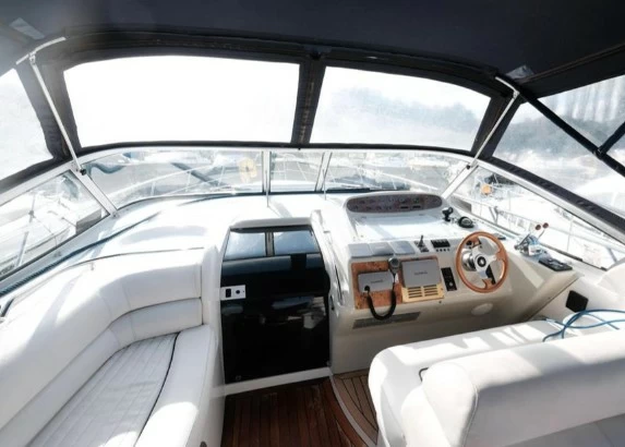 11米西莱(Sealine)S37二手运动游艇价格9英镑