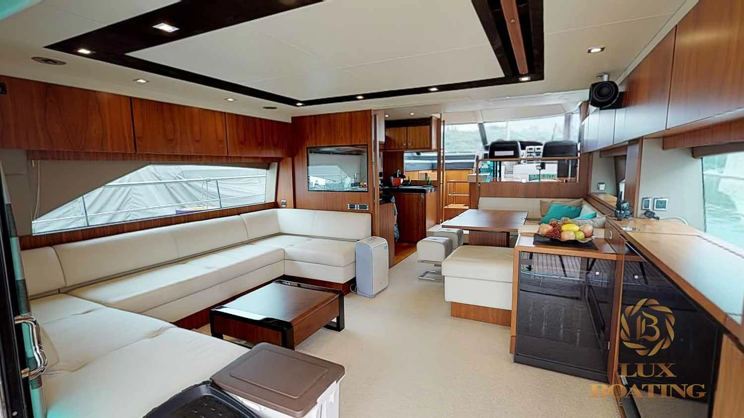 菲尔兰（Fairline）Squadron65飞桥游艇