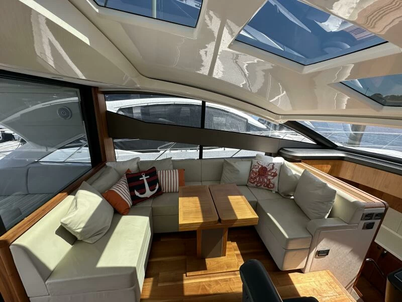 18米圣汐(Sunseeker)Predator57运动游艇沙龙