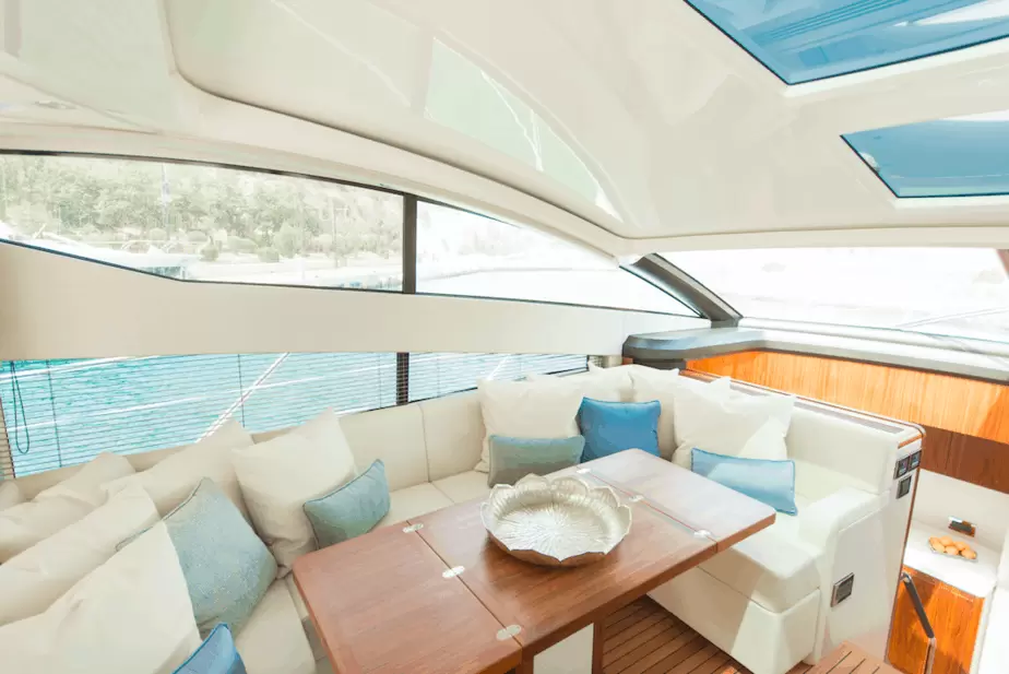 18米圣汐(Sunseeker)Predator57运动游艇沙龙