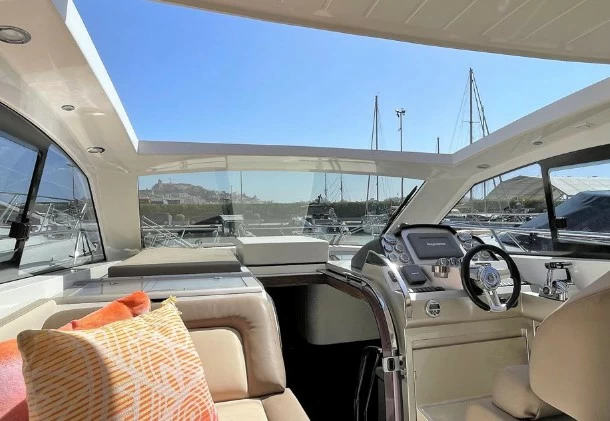 12米的卡帝尔(Galeon)385HTS二手游艇价格25万欧元