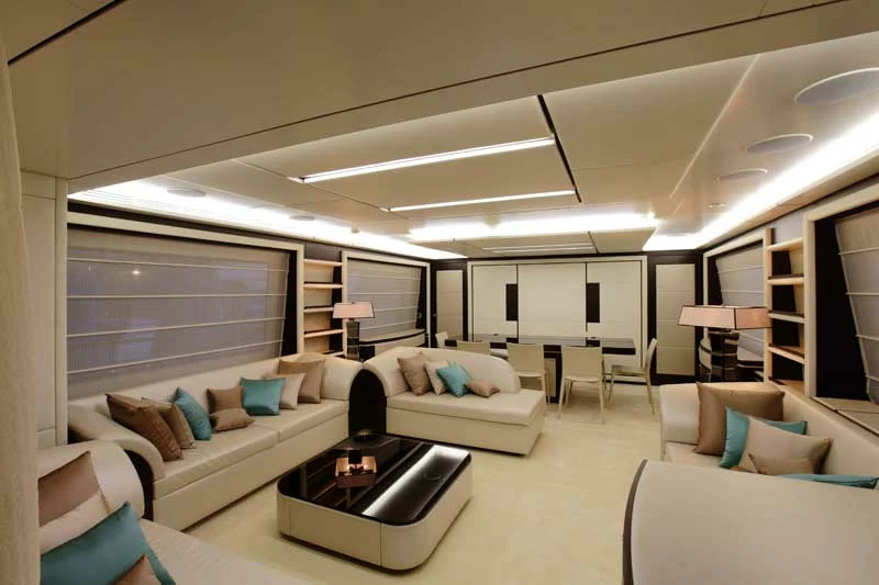 28米的贝尼蒂(Benetti)Delfino93私人游艇主沙龙