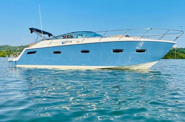 10米的西莱(Sealine)S35二手运动游艇价格