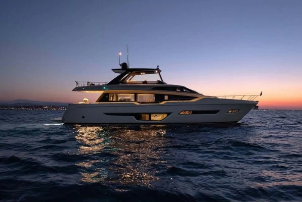 法拉帝(Ferretti)780二手游艇