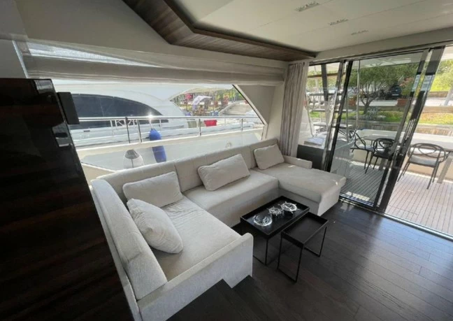 20米的法拉帝（Ferretti）670二手游艇沙龙