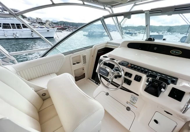 11米格帝威（Grady-White）360Express游艇价格19万美元