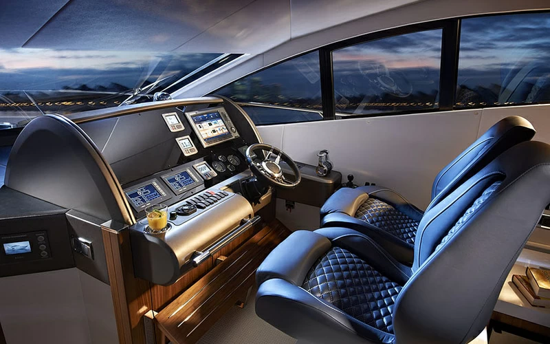 15米圣汐(Sunseeker)Manhattan53游艇中控