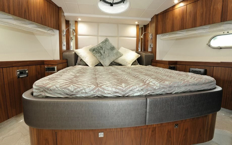 15米圣汐(Sunseeker)Manhattan53游艇客舱