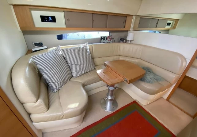12米的菲尔兰（Fairline）Targa38二手游艇沙龙