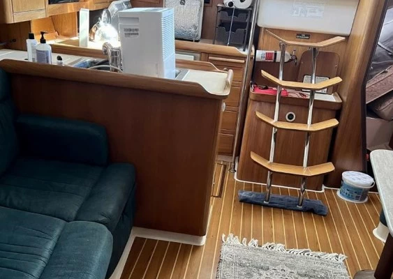 10米卡特琳娜（Catalina）350二手帆船价格为10万美元