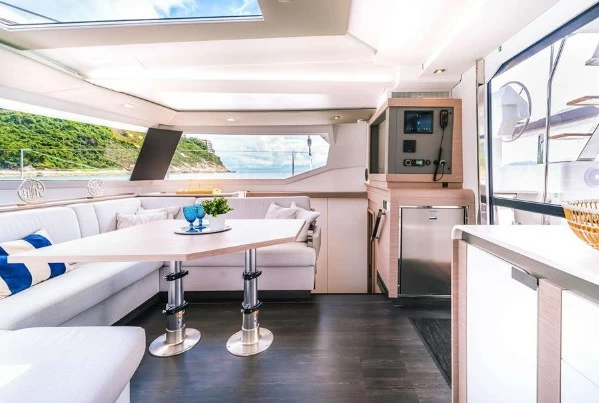 14米枫丹白露（Fountaine Pajot）Tanna47二手双体帆船沙龙
