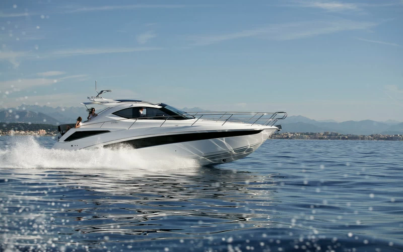12米卡帝尔（Galeon）385HTS中型游艇价格400万元