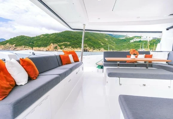 14米枫丹白露（Fountaine Pajot）Tanna47二手双体帆船价格113万欧元