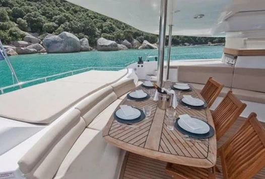 19米枫丹白露（Fountaine Pajot）Galathea65二手双体帆船价格98万欧元