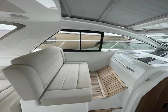10米西莱（Sealine）S330游艇