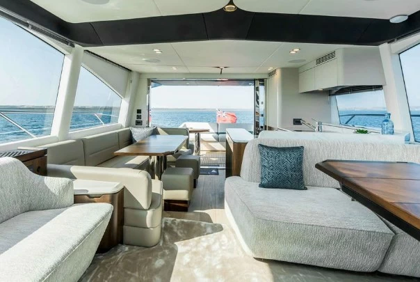 20米菲尔兰（Fairline）Phantom65二手游艇沙龙