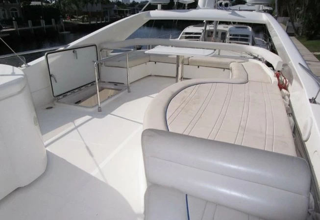 18米法拉帝(Ferretti)590飞桥游艇价格50万美元