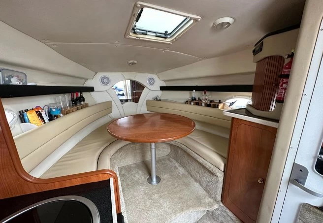 溜冰者(Rinker)270二手快艇