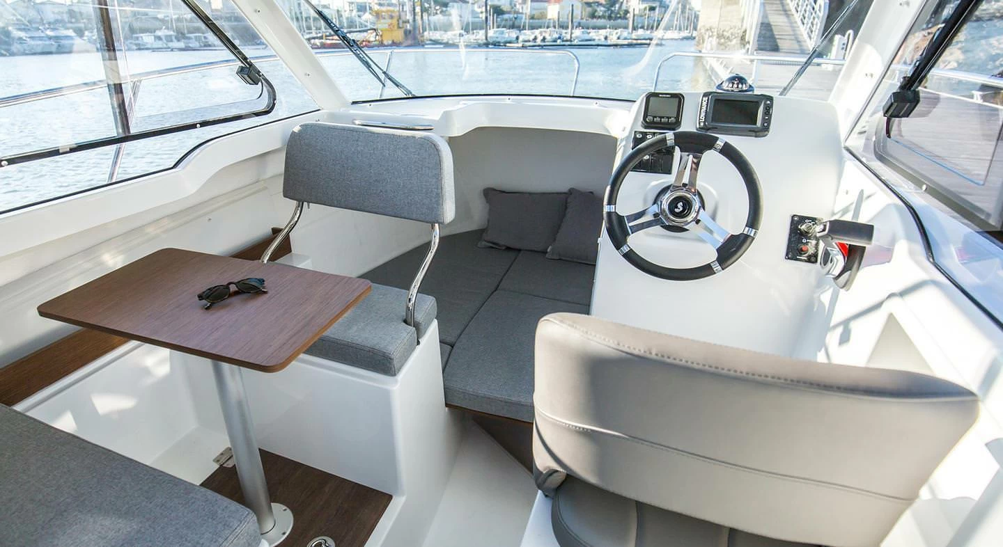 5米博纳多（Beneteau）安海仕6OB钓鱼艇价格90万元