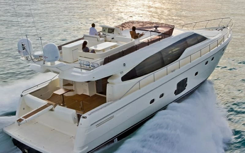 20米法拉帝（Ferretti）660豪华游艇价格1700万元