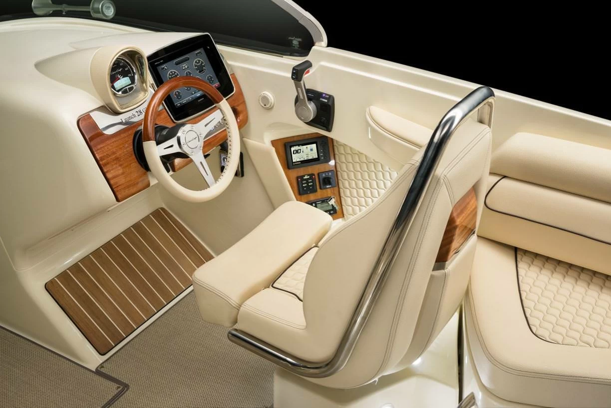 8米克里斯（Chris-Craft）Launch28GT运动快艇价格200万元