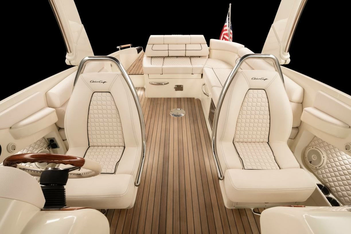 8米克里斯（Chris-Craft）Launch28GT运动快艇