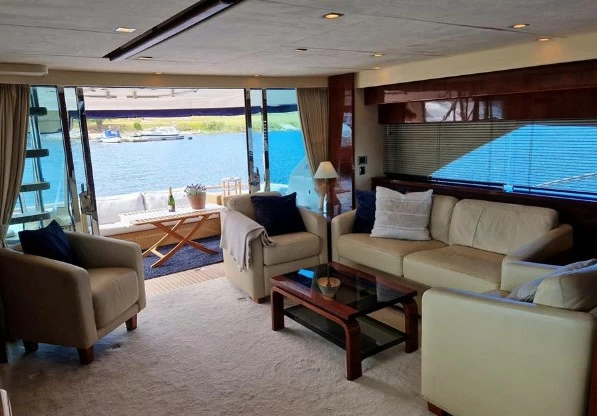 菲尔兰（Fairline）Squadron68二手飞桥游艇