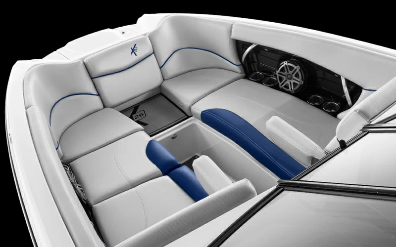 8米的MasterCraft X26滑水游艇价格160万元