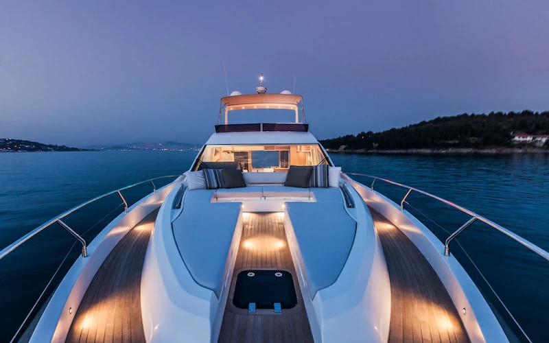 21米的露玛瑞（Numarine）70飞桥游艇价格1500万元左右