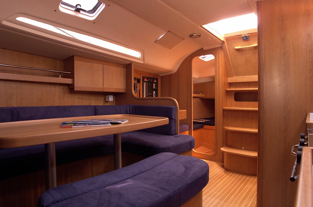 Comar Comet41S单体帆船休息区