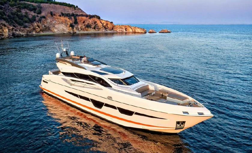 32米露玛瑞(Numarine)105Hardtop飞桥运动游艇价格5100万元