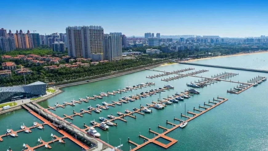 第四届消博会开幕倒计时，首艘进境游艇抵达