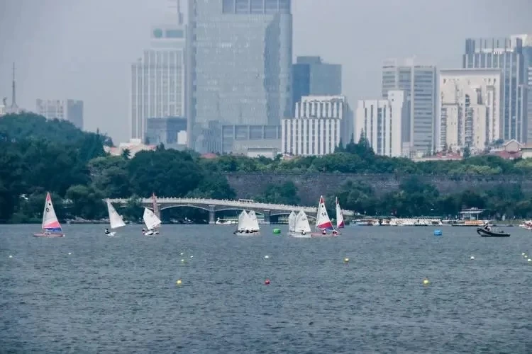 2024南京水上运动文化月:赛艇盛宴在秦淮河掀起!